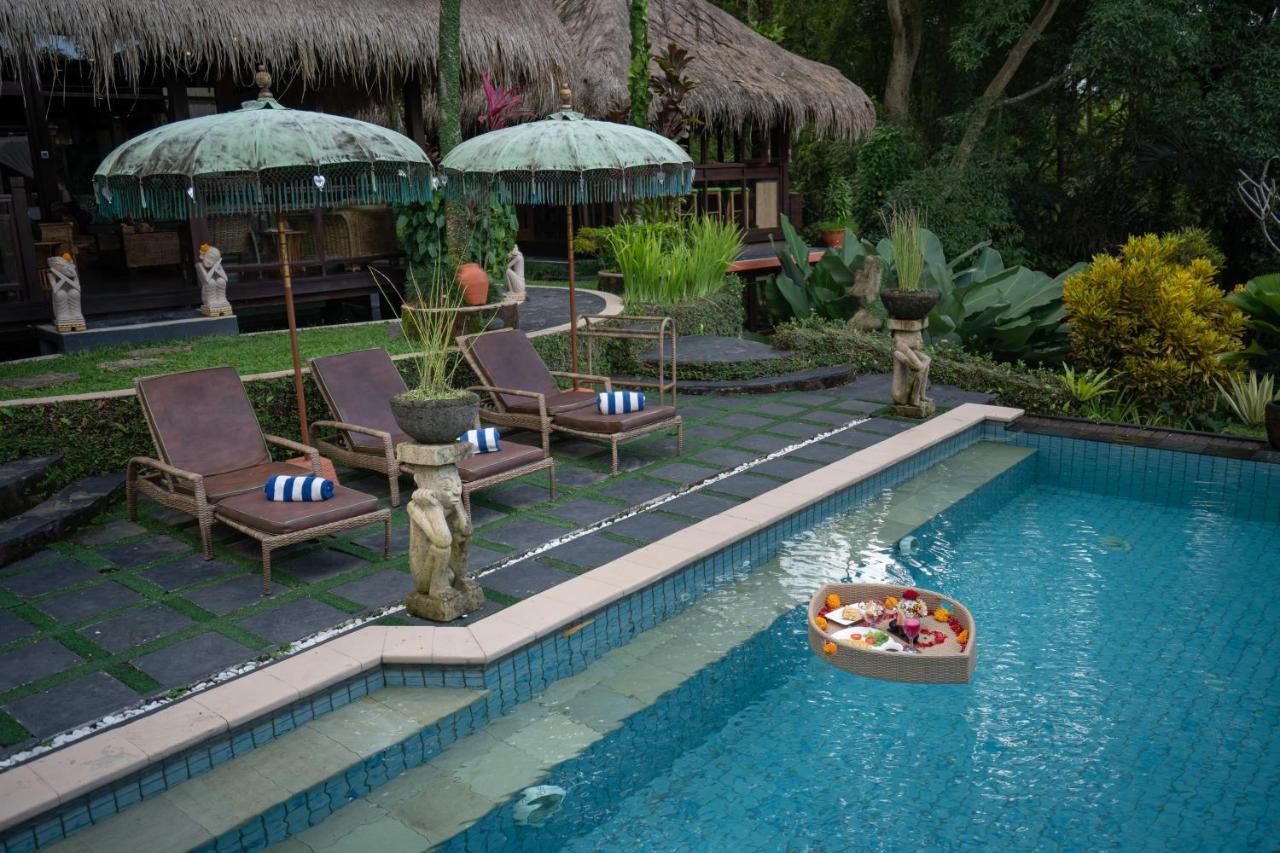 Kupu Kupu Private Villa อูบุด ภายนอก รูปภาพ