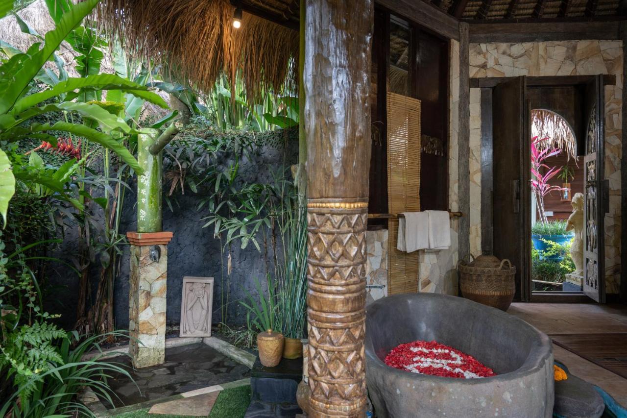 Kupu Kupu Private Villa อูบุด ภายนอก รูปภาพ