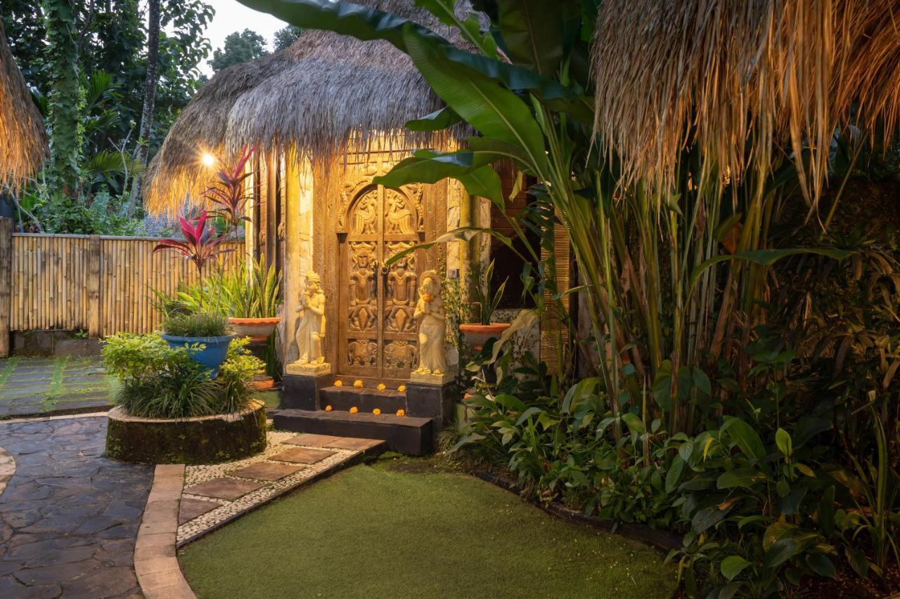 Kupu Kupu Private Villa อูบุด ภายนอก รูปภาพ